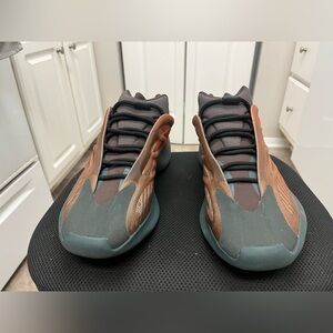 Yeezy 700 V3 Copper Fade, Size U.S. M13 (see description)